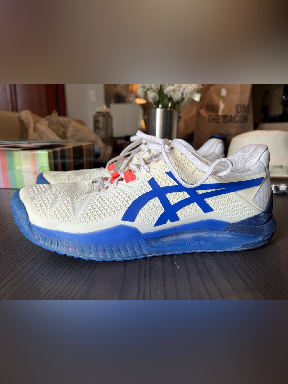 ASICS women’s gel resolution size 8 1/2 Pickleball white blue